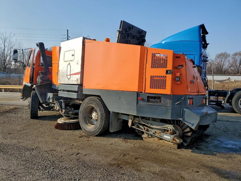 2000 Sterling SC 8000