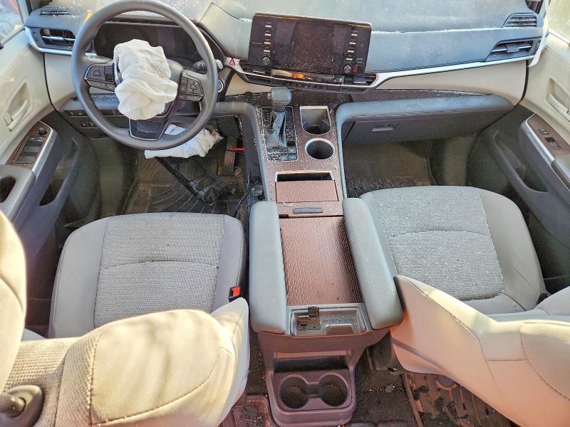 2024 Toyota Sienna le 8-passenger