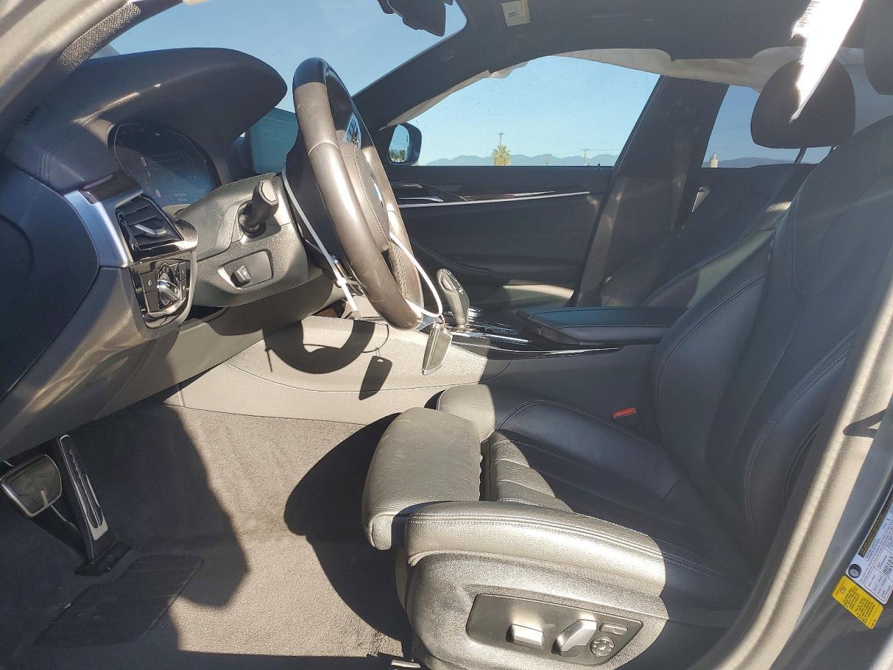 2020 BMW 540 i