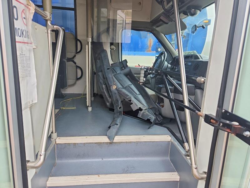 2018 Ford Econoline E450 Super Duty Cutaway Van