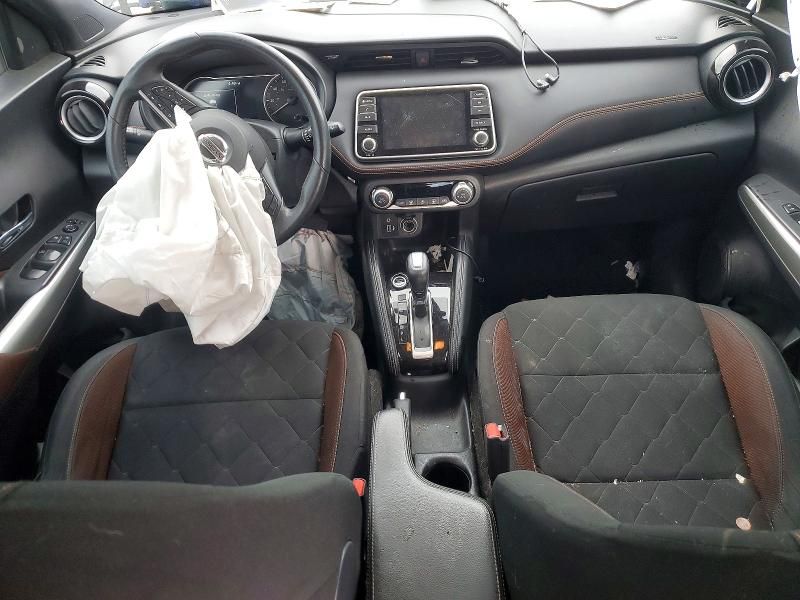 2020 Nissan Kicks sr