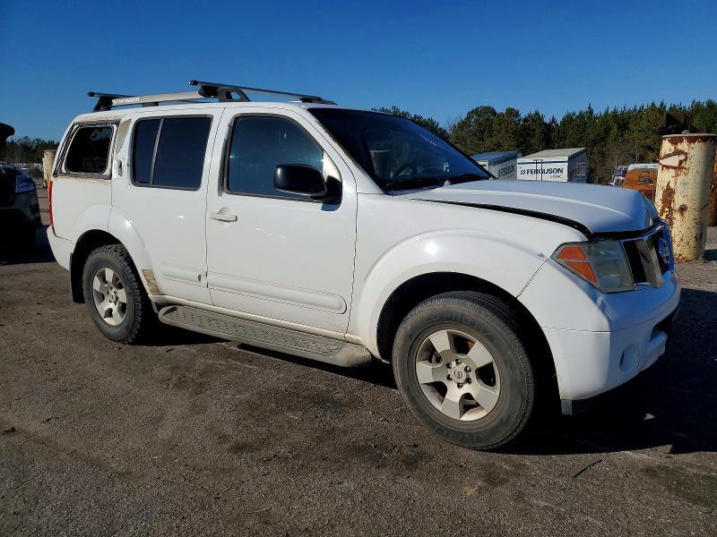 2005 Nissan Pathfinder le
