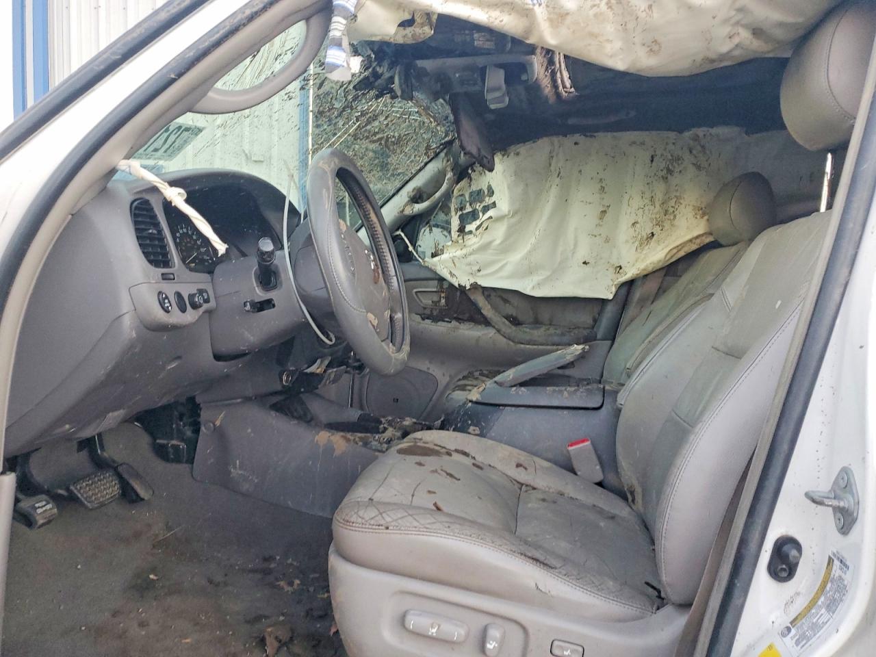 2005 Toyota Sequoia SR5