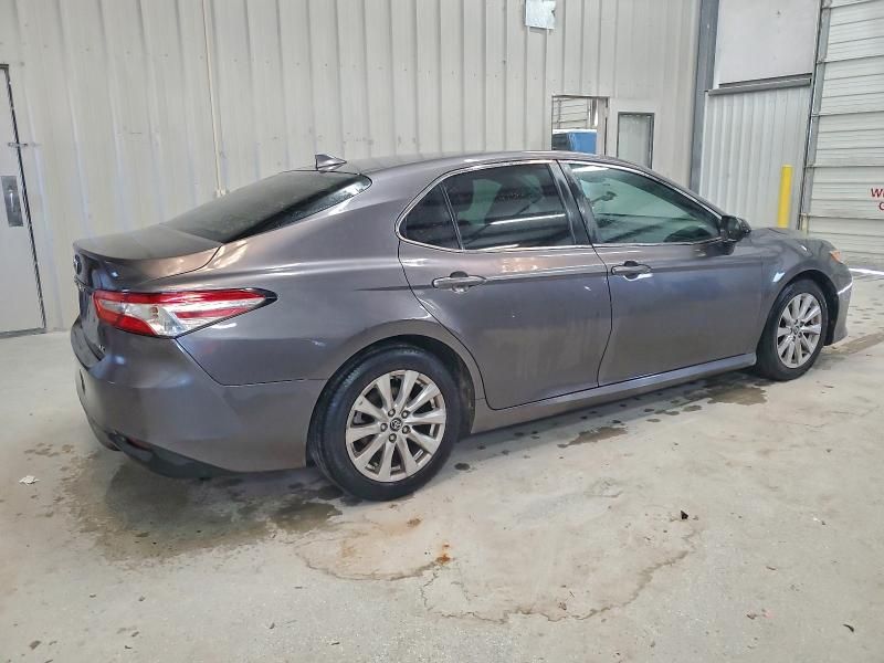 2020 Toyota Camry le