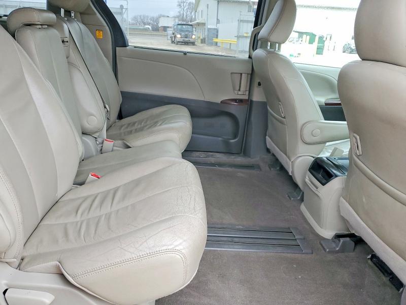 2012 Toyota Sienna xle