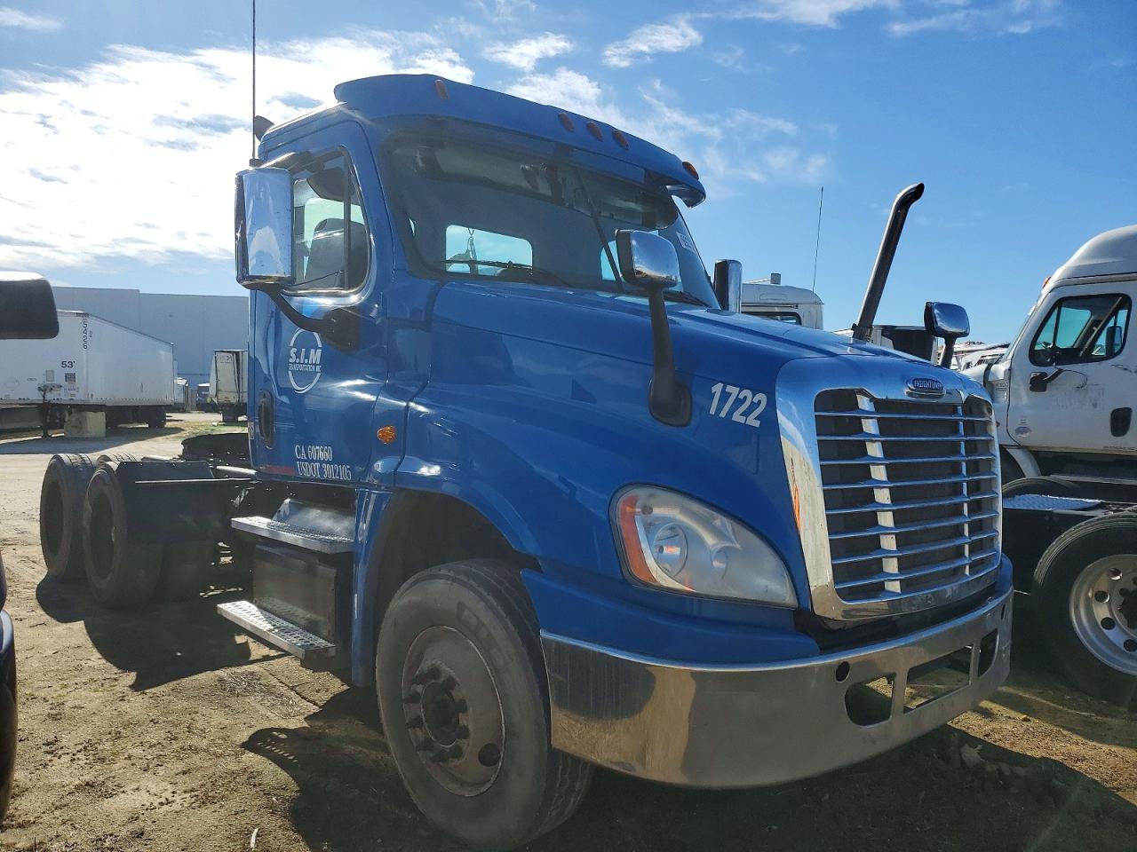 2017 Freightliner Cascadia 125 Semi Truck