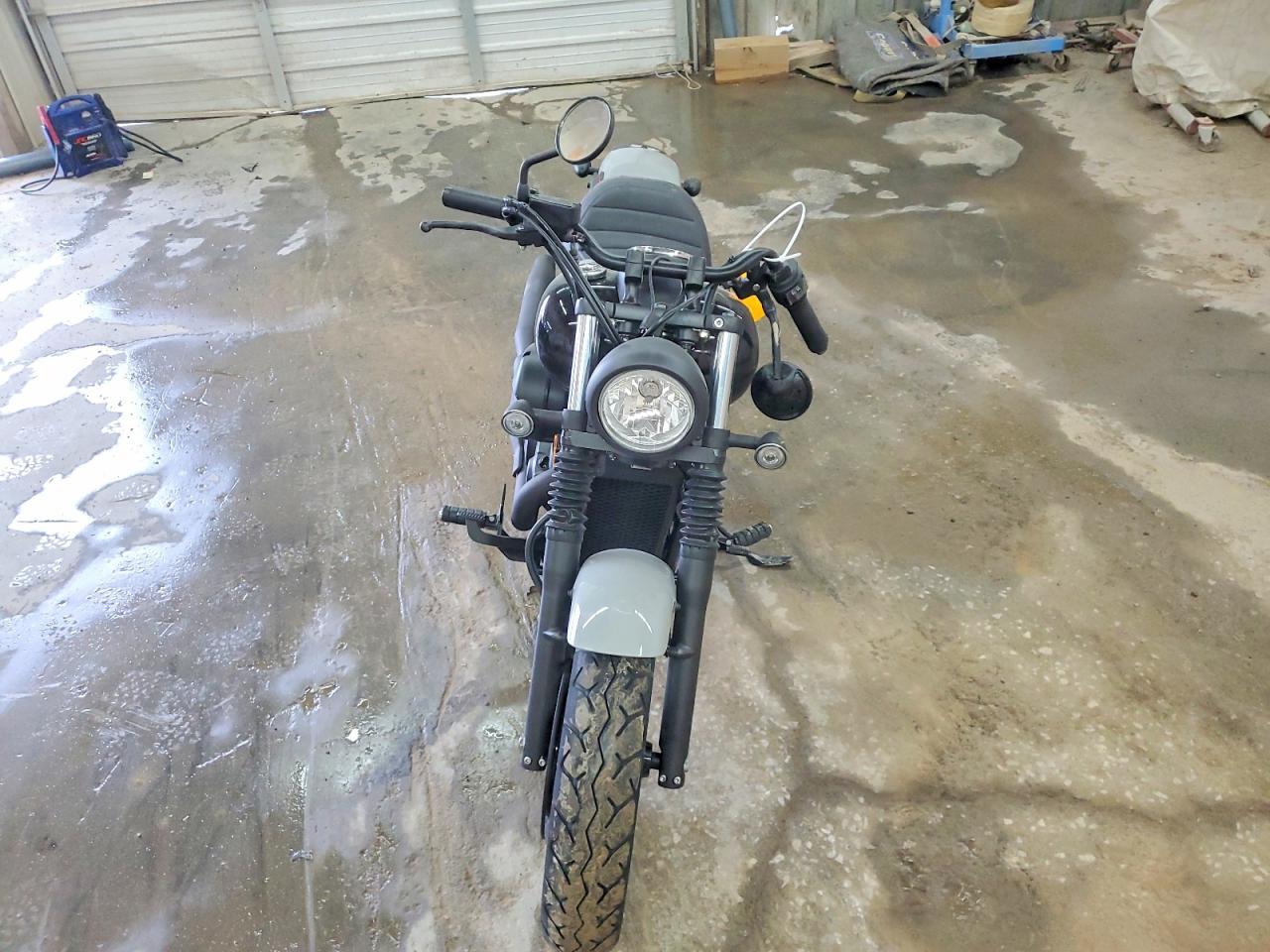 2024 Honda VT750 C2B