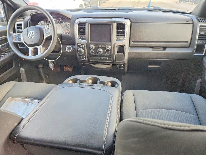 2022 Dodge Ram 1500 Classic slt