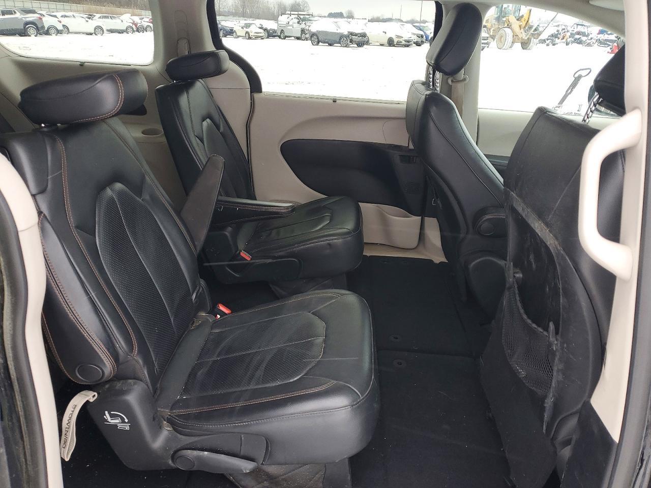 2020 Chrysler Pacifica Touring l