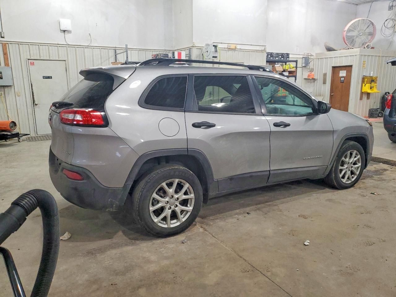 2016 Jeep Cherokee Sport