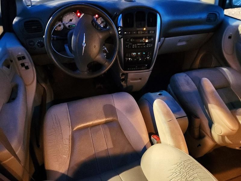 2006 Chrysler Town & Country Touring