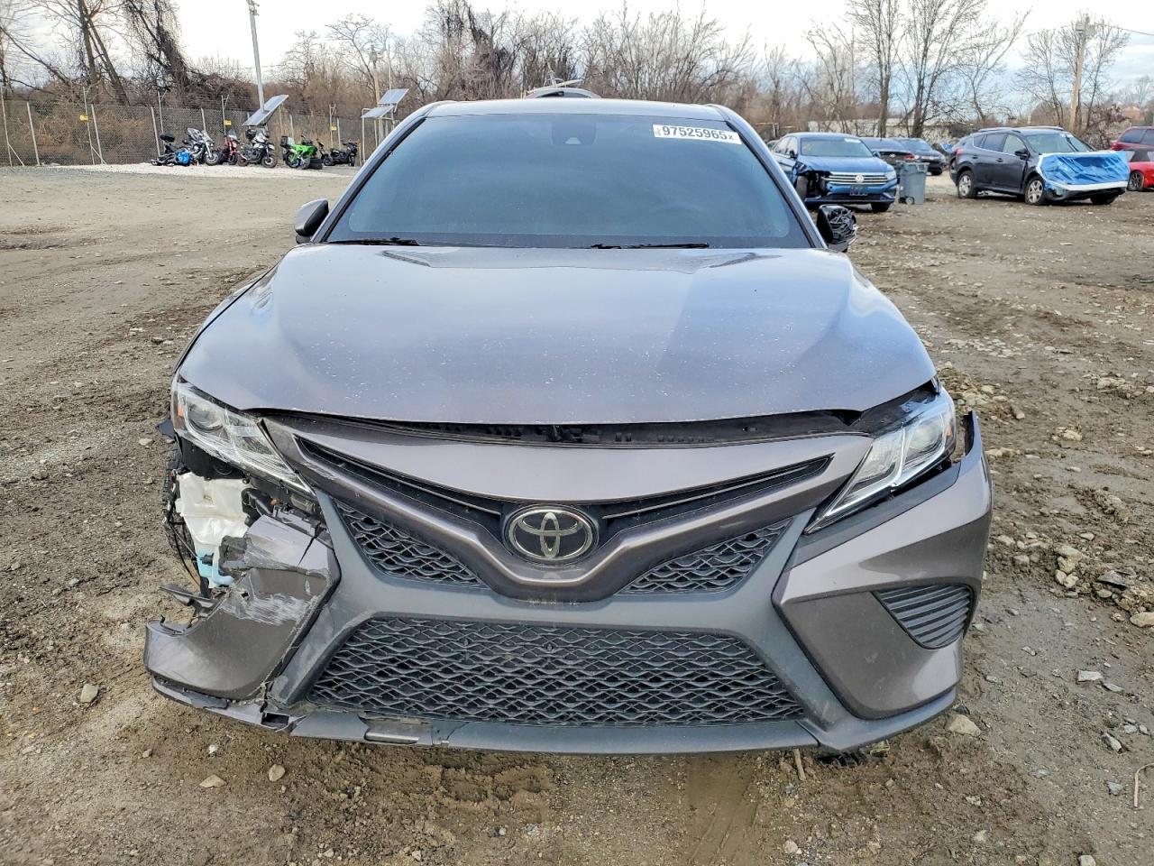 2020 Toyota Camry se