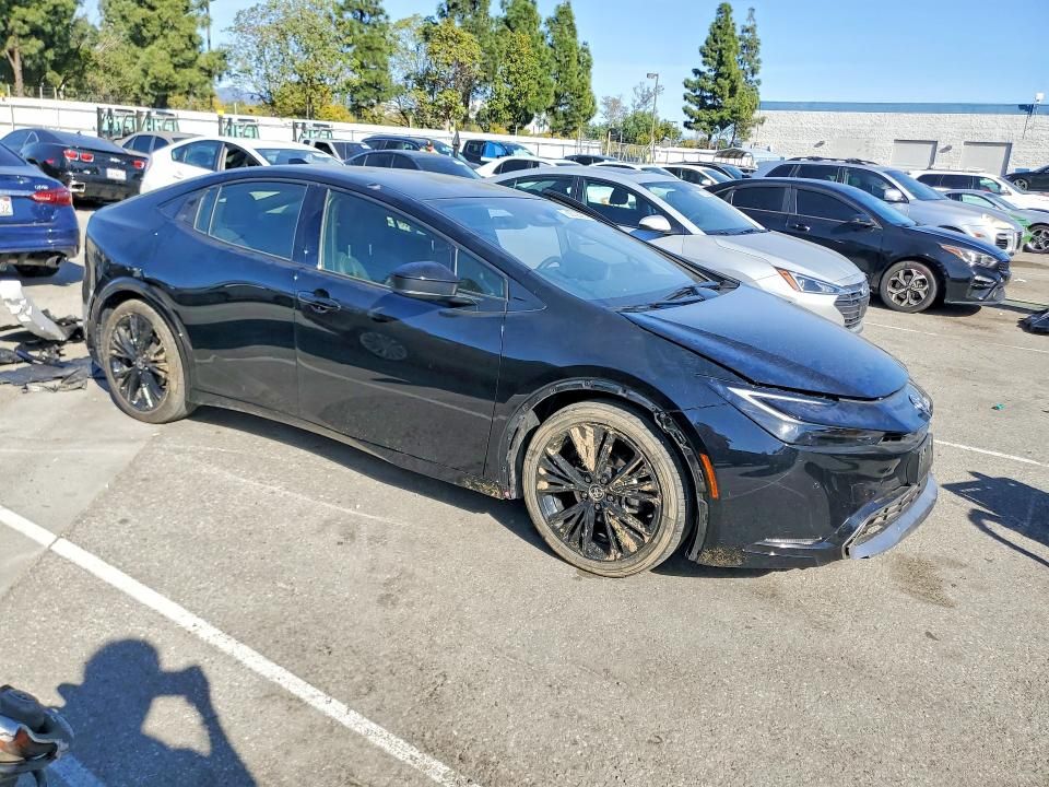 2025 Toyota Prius le