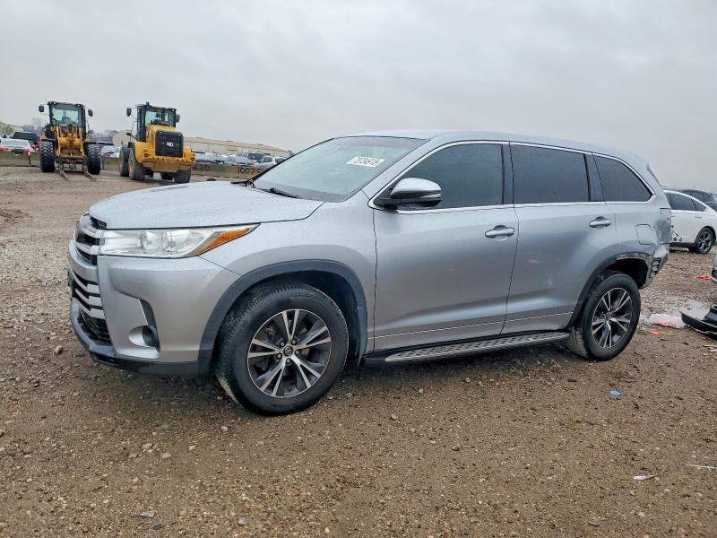 2017 Toyota Highlander le