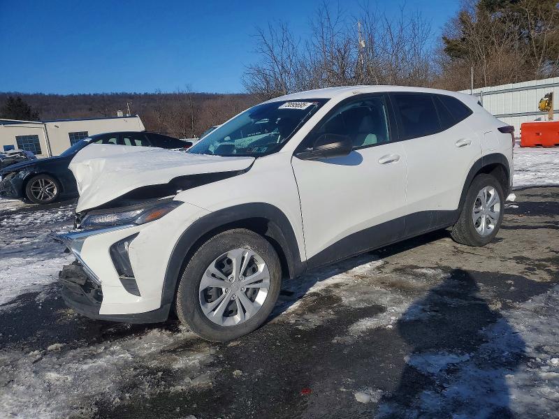 2025 Chevrolet Trax ls