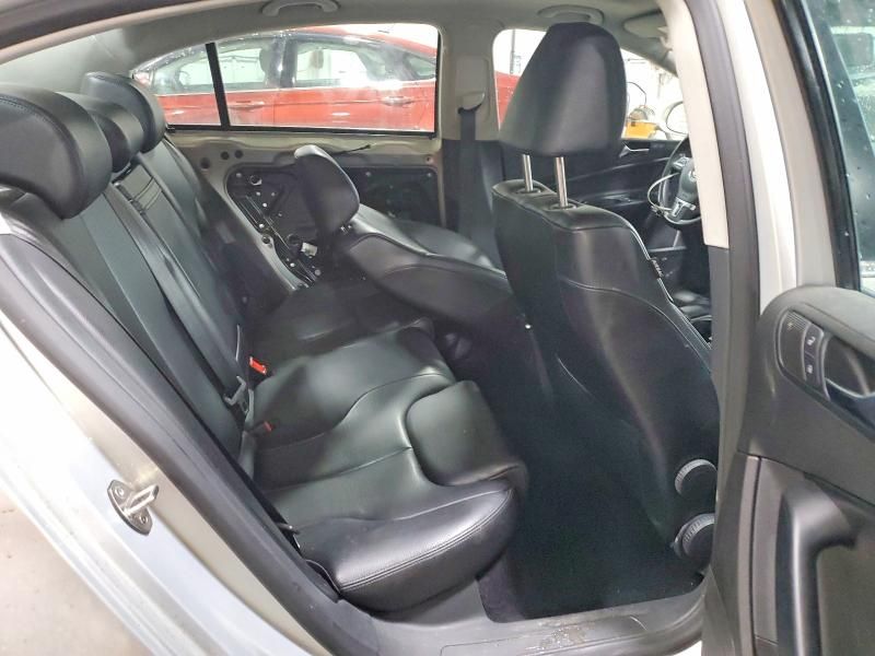 2010 Volkswagen Passat Komfort