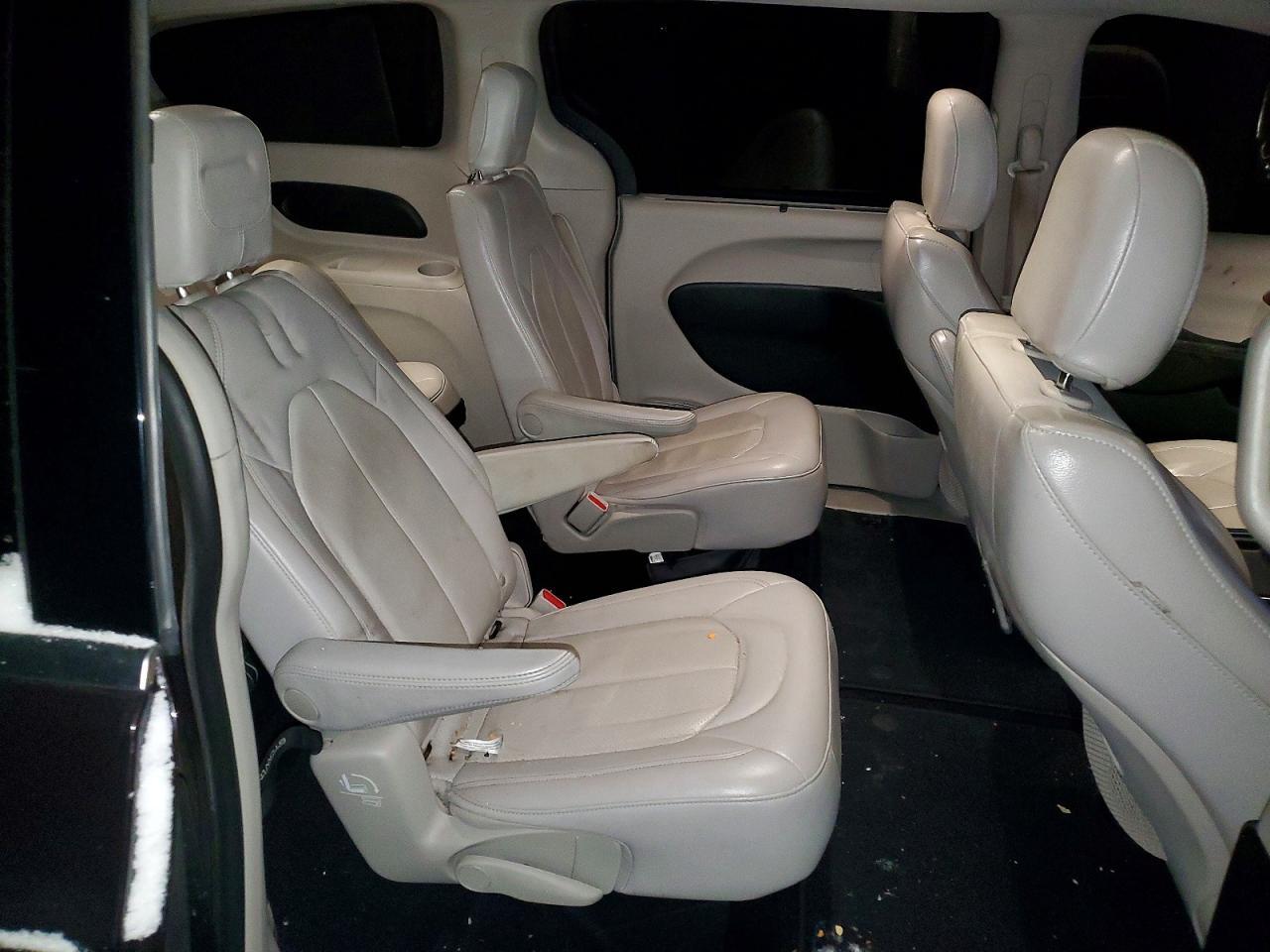 2018 Chrysler Pacifica Touring l