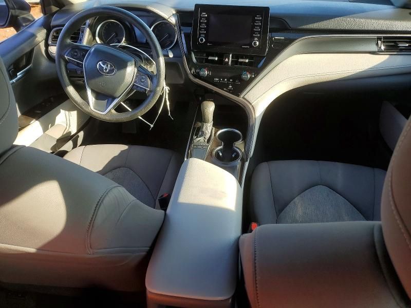 2022 Toyota Camry le