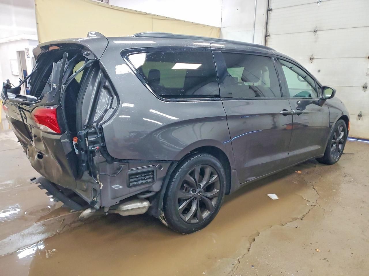 2018 Chrysler Pacifica Touring l