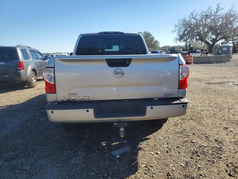 2017 Nissan Titan sv