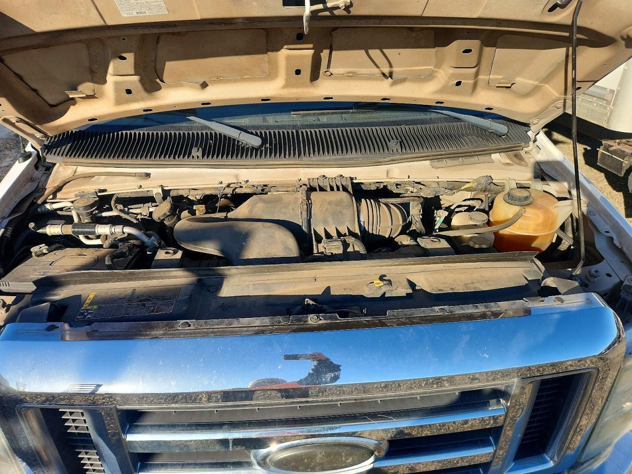 2014 Ford E350 box Truck