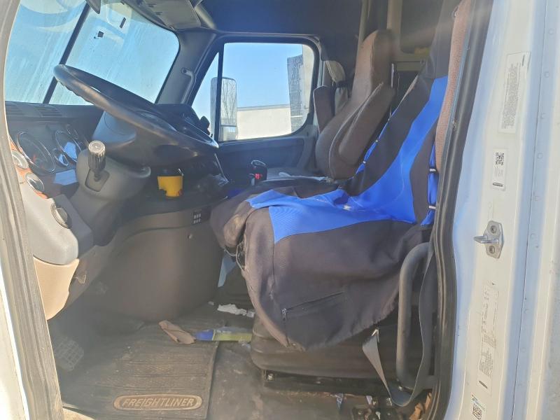 2017 Freightliner Cascadia 125 Semi Truck