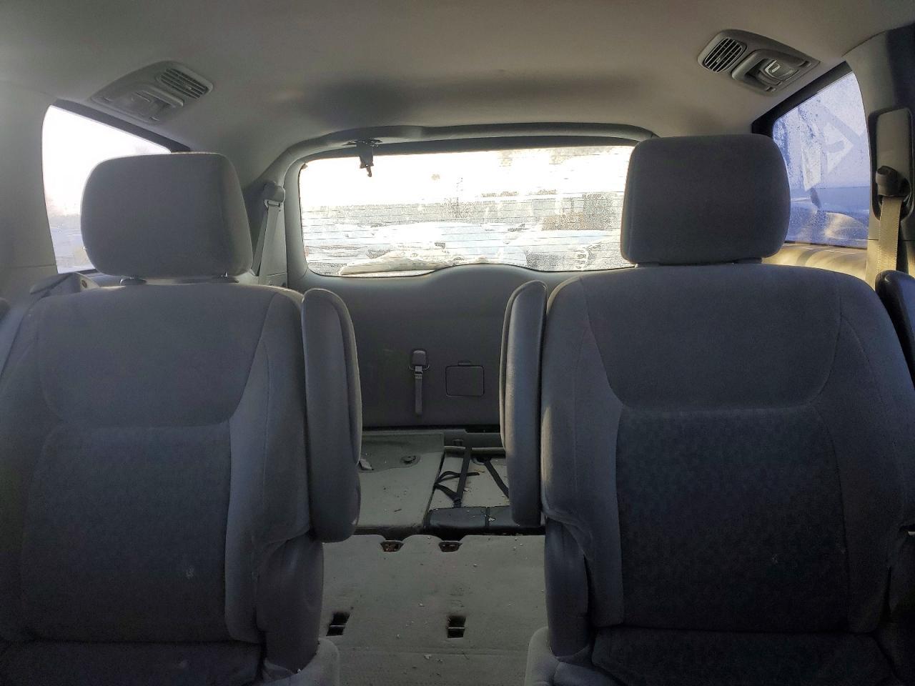 2004 Toyota Sienna ce