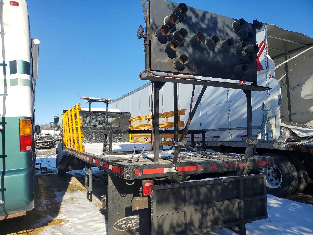 2003 Kenworth T300 Flatbed Truck