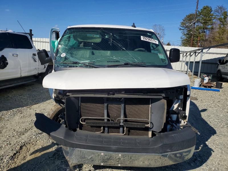 2018 Chev Express Carg