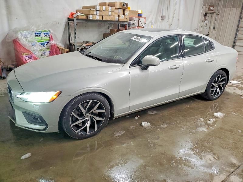 2019 Volvo S60 T6 Momentum