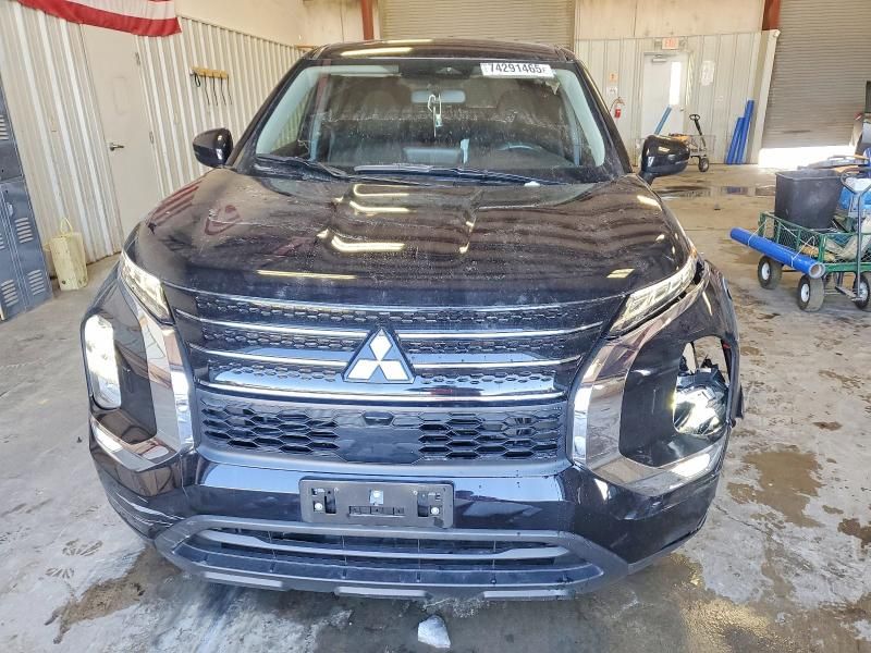 2024 Mitsubishi Outlander es