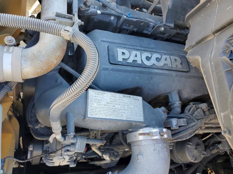 2016 Pntw 579-Semi Truck