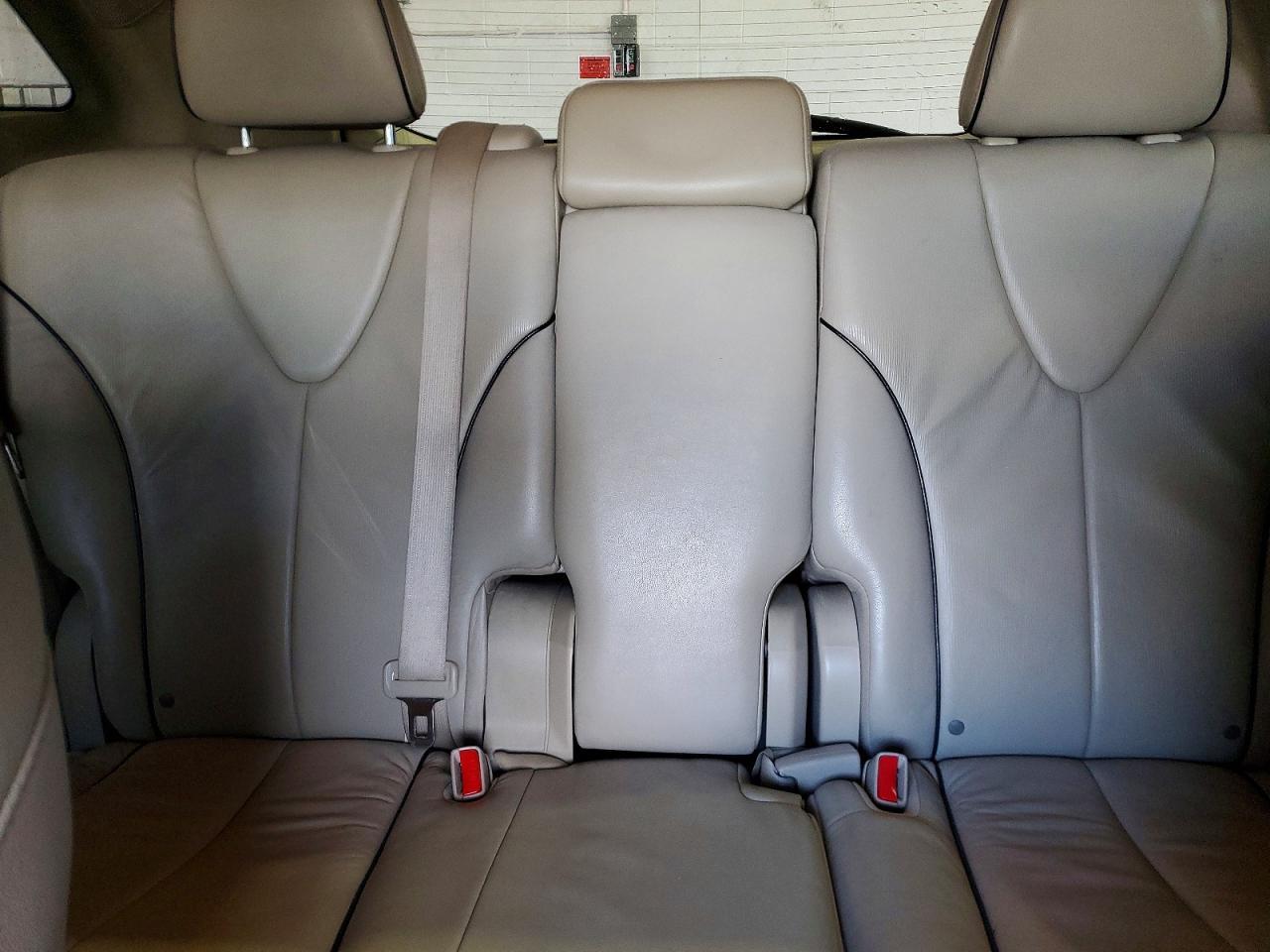 2010 Toyota Venza awd V6