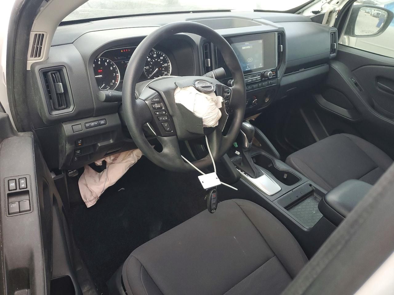 2025 Nissan Frontier s