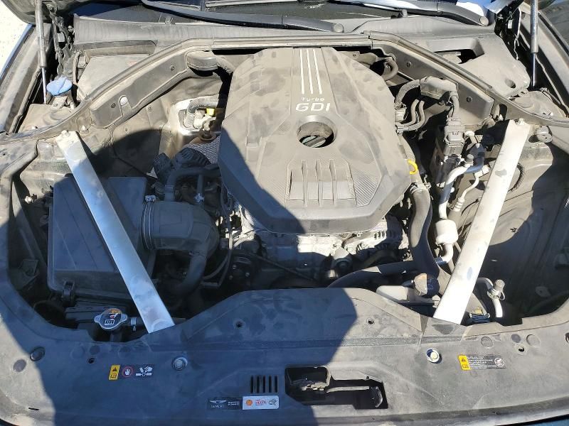 2022 Genesis G70 Base