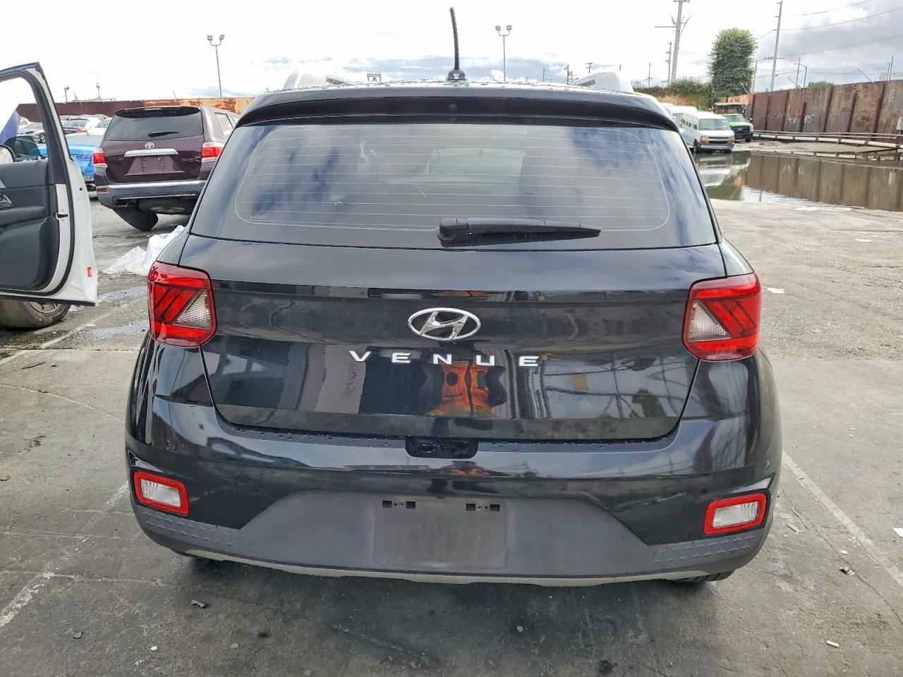 2024 Hyundai Venue sel