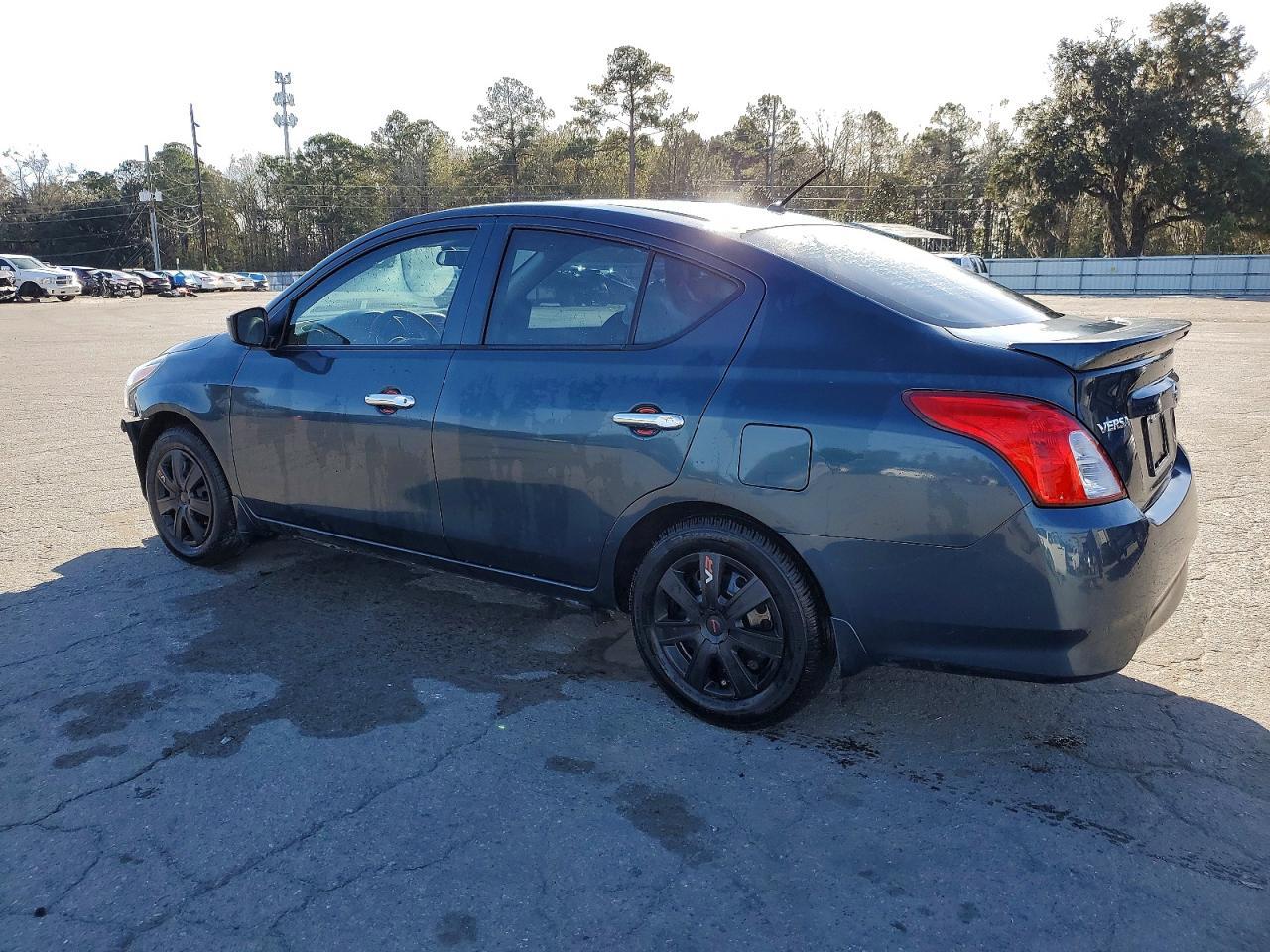 2017 Niss Versa 1.6 s Plus