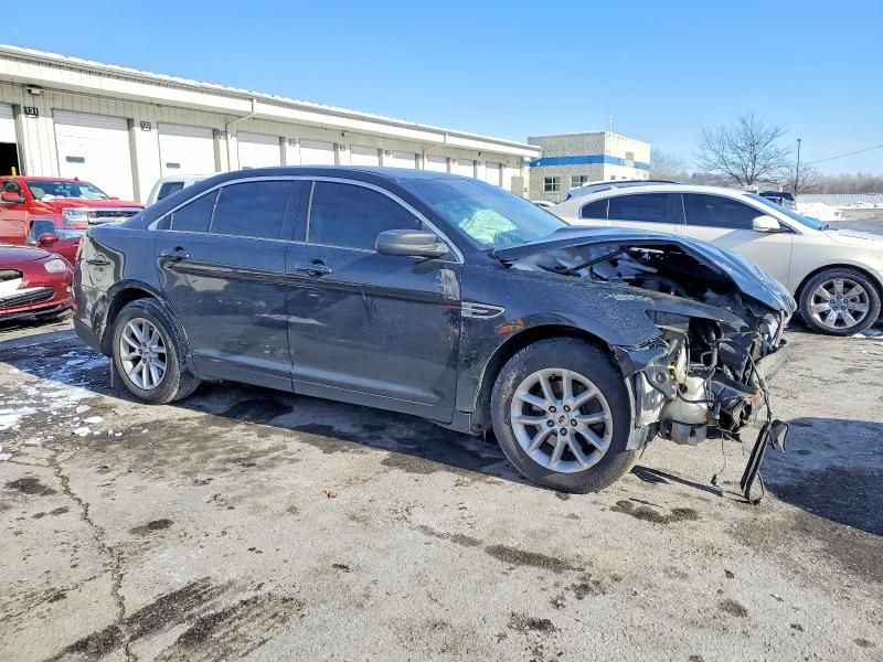 2014 Ford Taurus se
