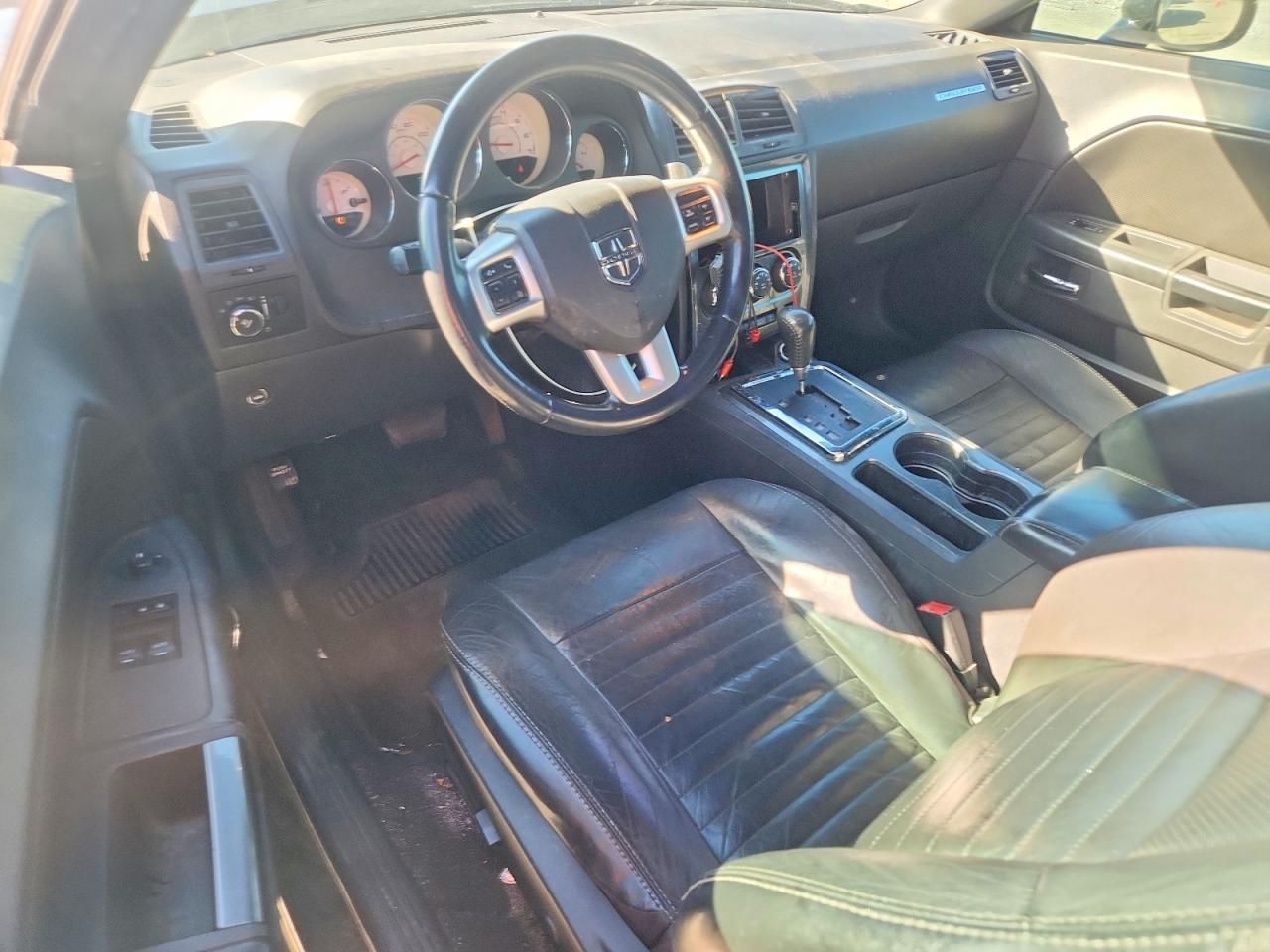 2012 Dodge Challenger sxt