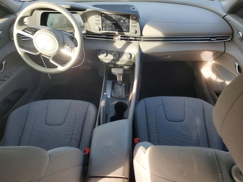 2024 Hyundai Elantra se