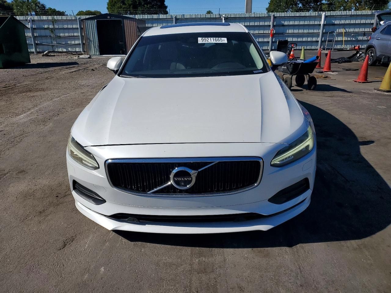 2017 Volvo S90 T6 Momentum