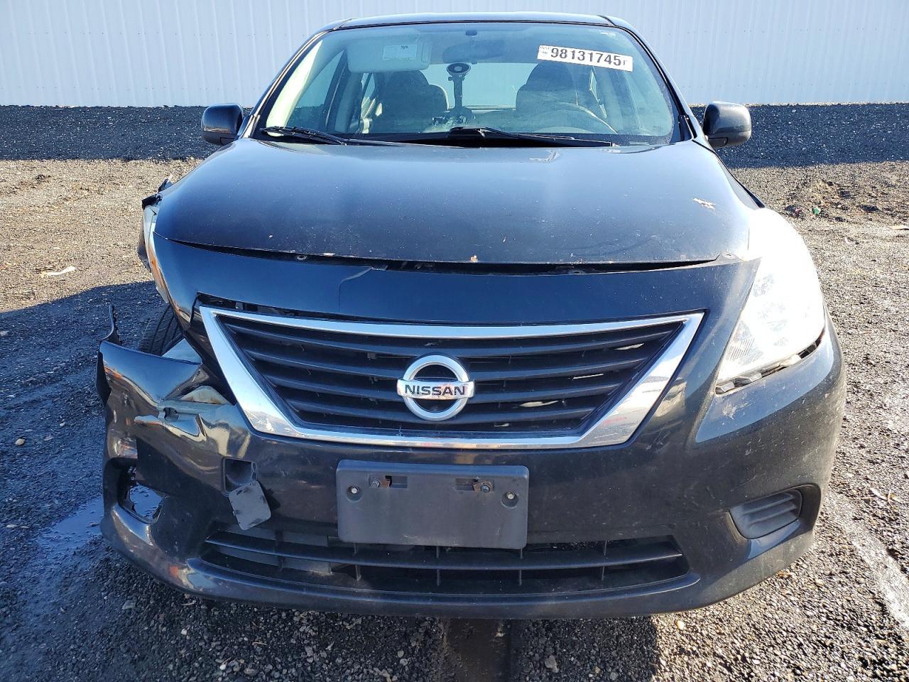 2013 Nissan Versa s