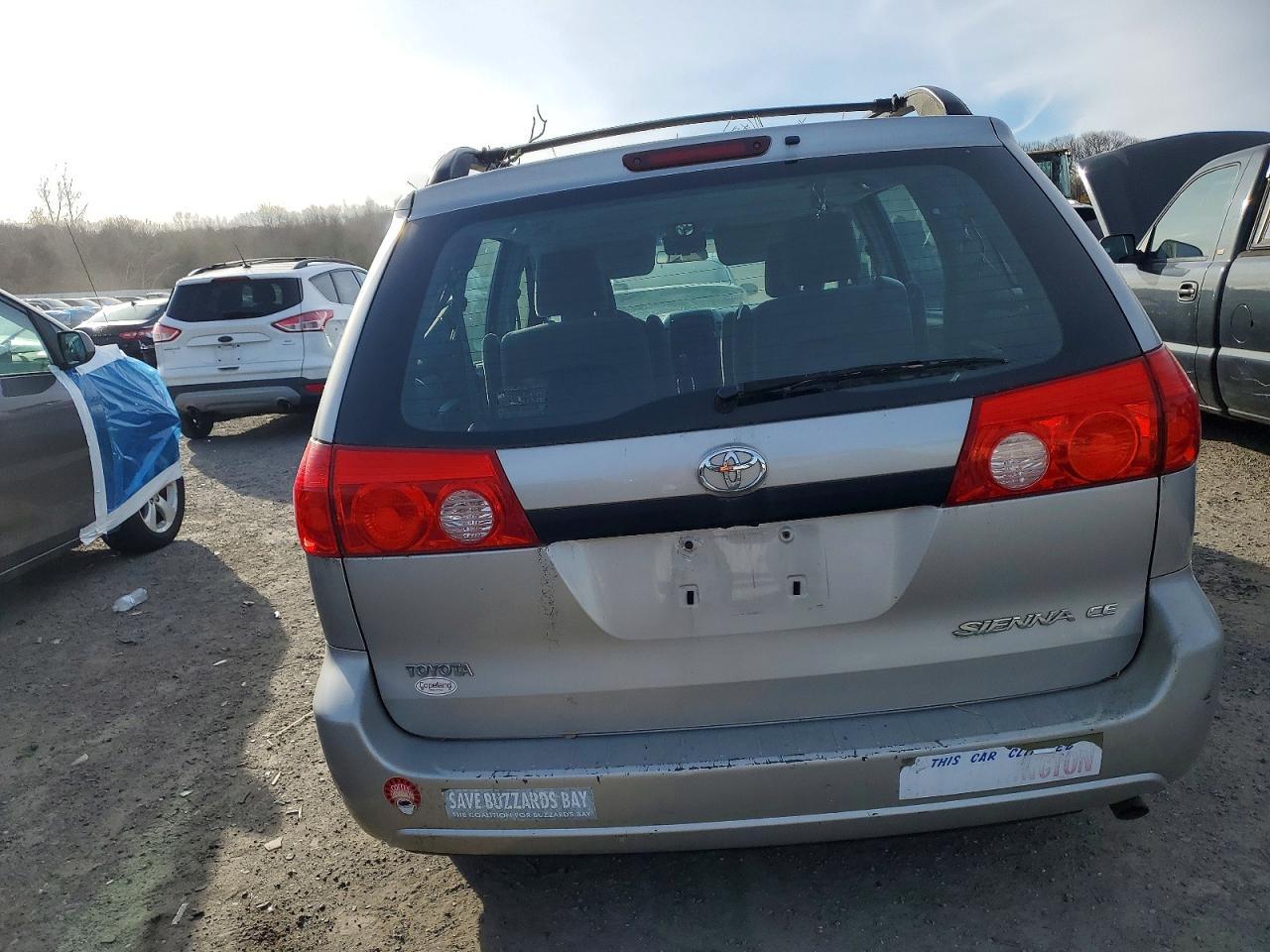 2010 Toyota Sienna ce