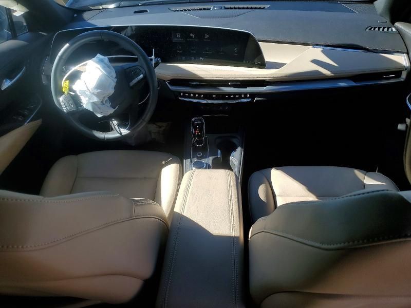 2024 Cadillac XT4 Luxury