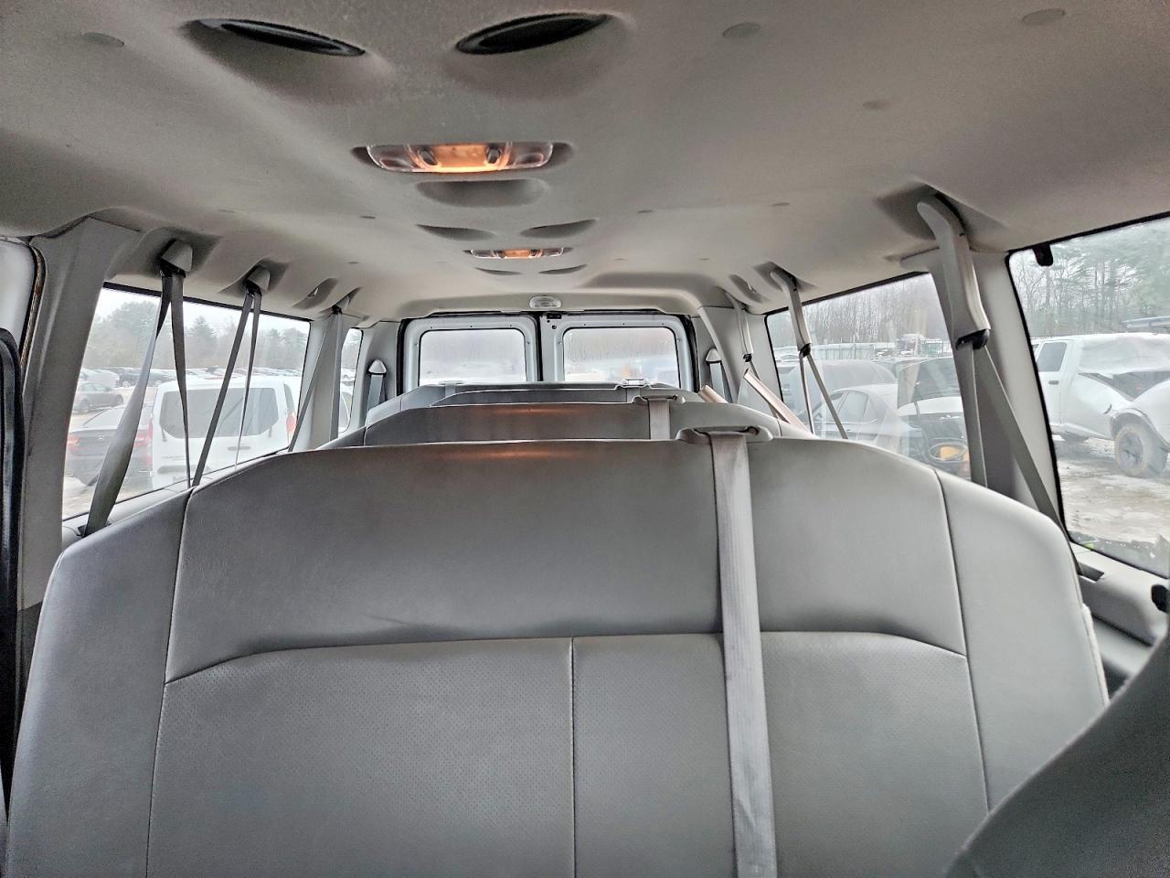 2013 Ford Econoline E350 Super Duty Wagon