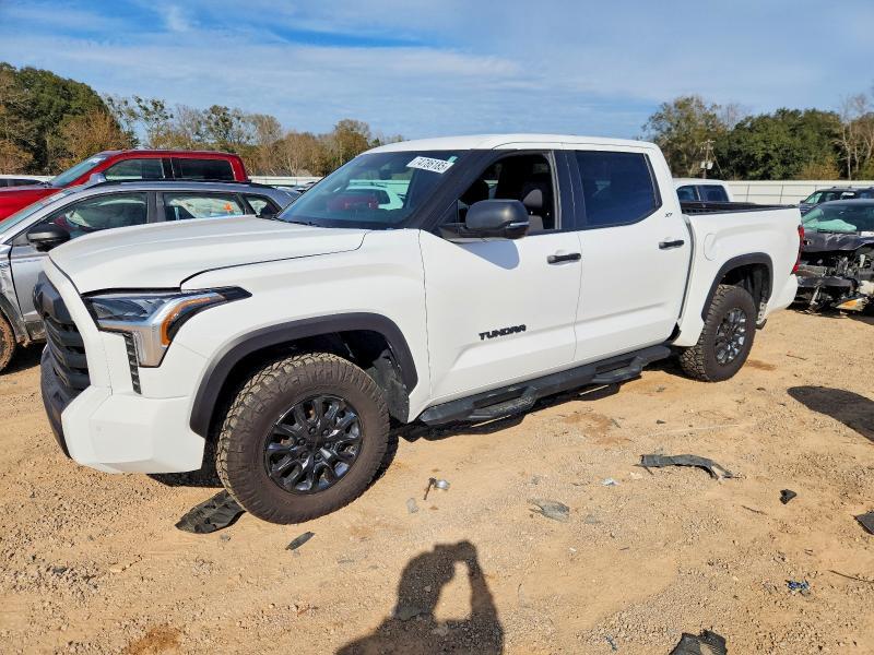 2026 Toyota Tundra Crewmax sr