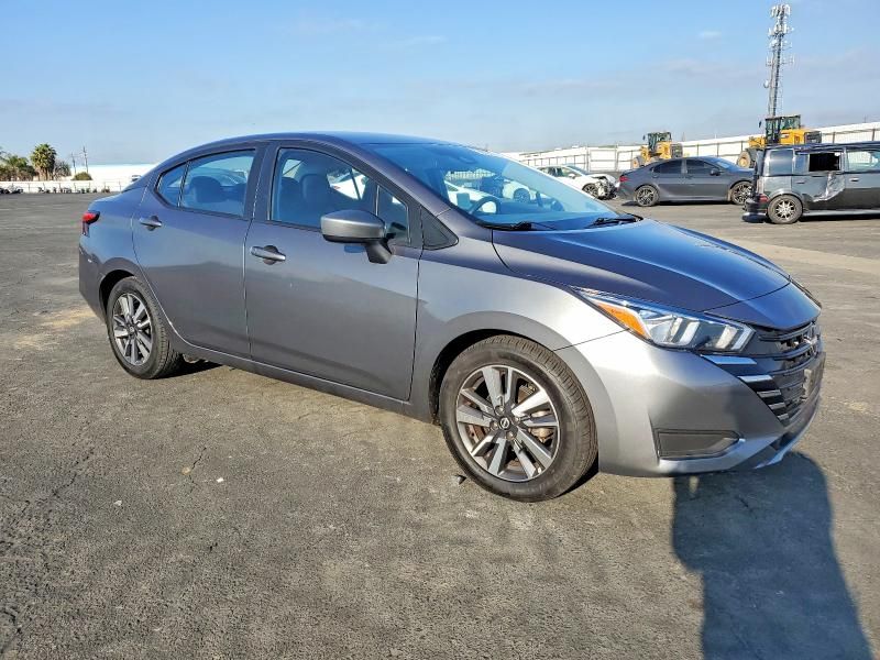 2023 Nissan Versa sv