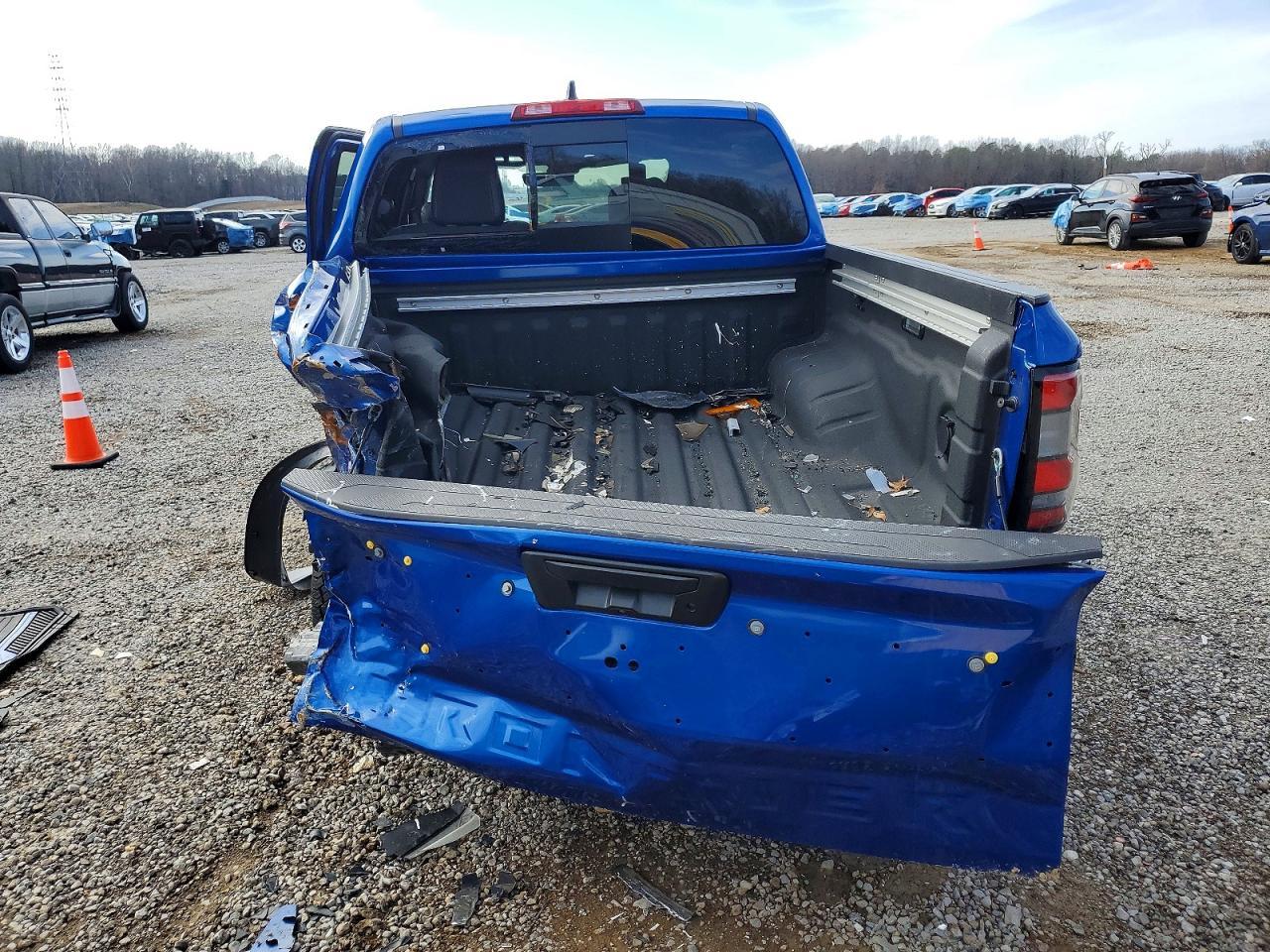 2025 Nissan Frontier s