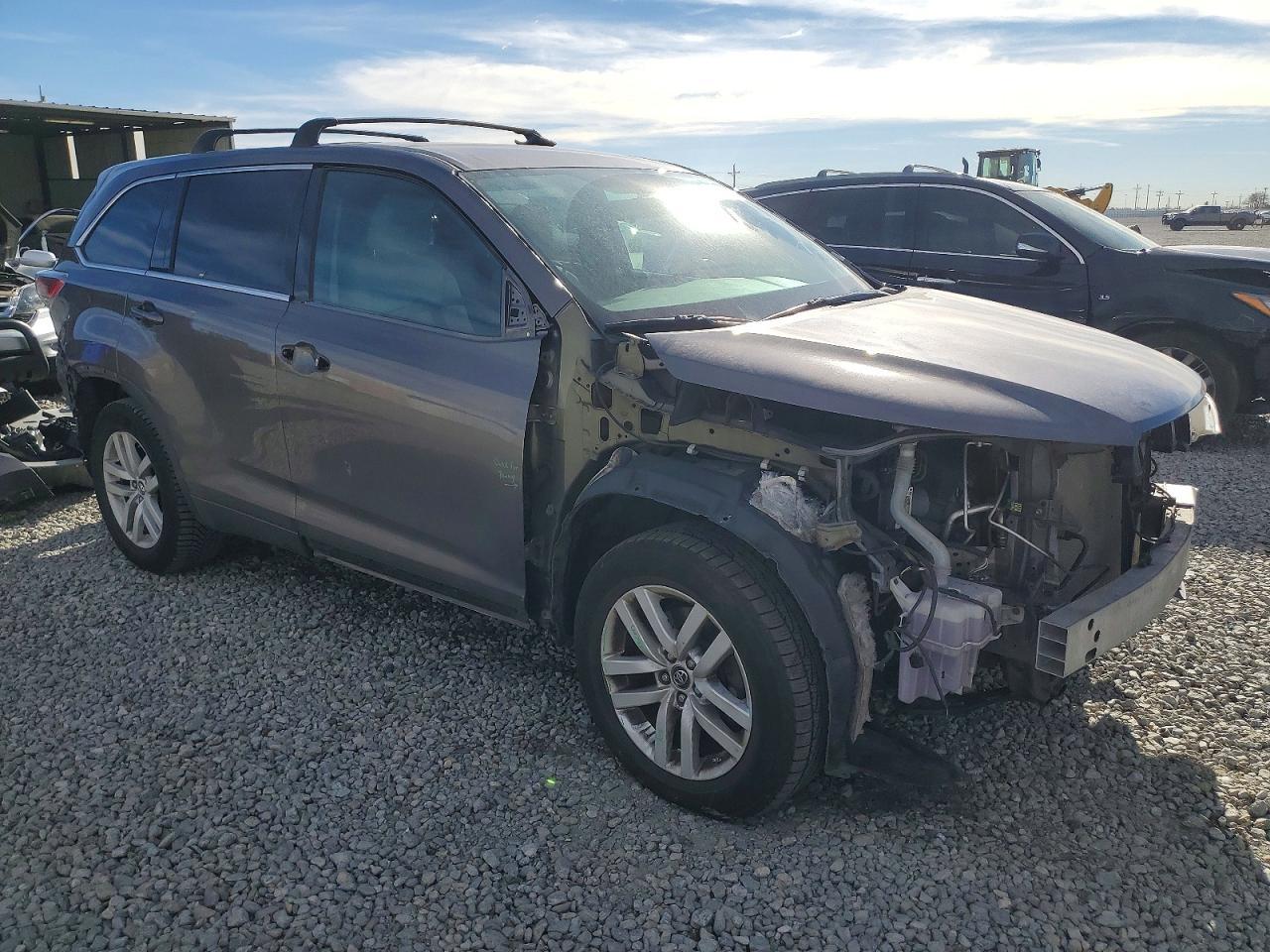 2016 Toyota Highlander le