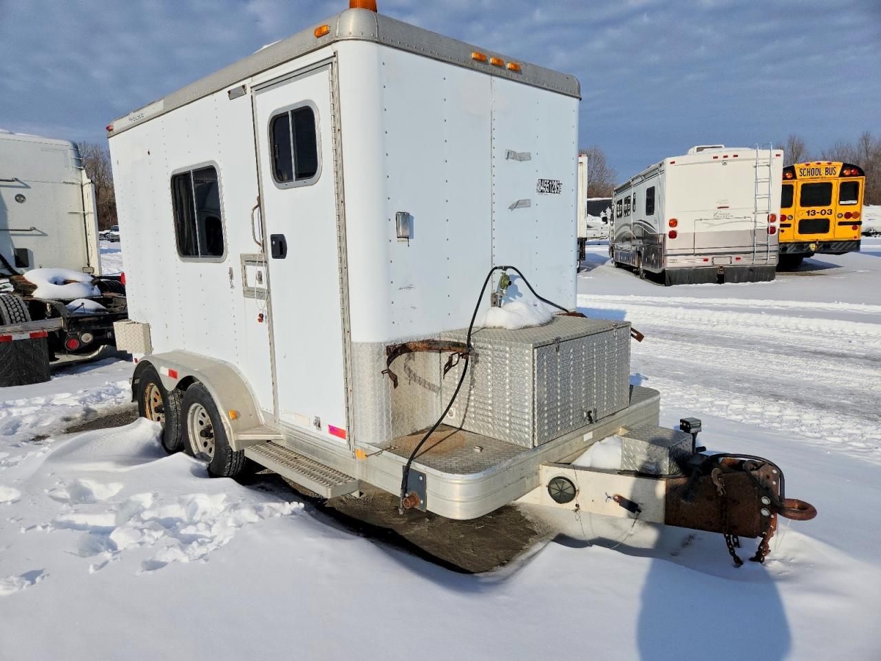 2000 Featherlite Mfg Inc 2000 Featherlite Fiber Optic Splicing Trailer